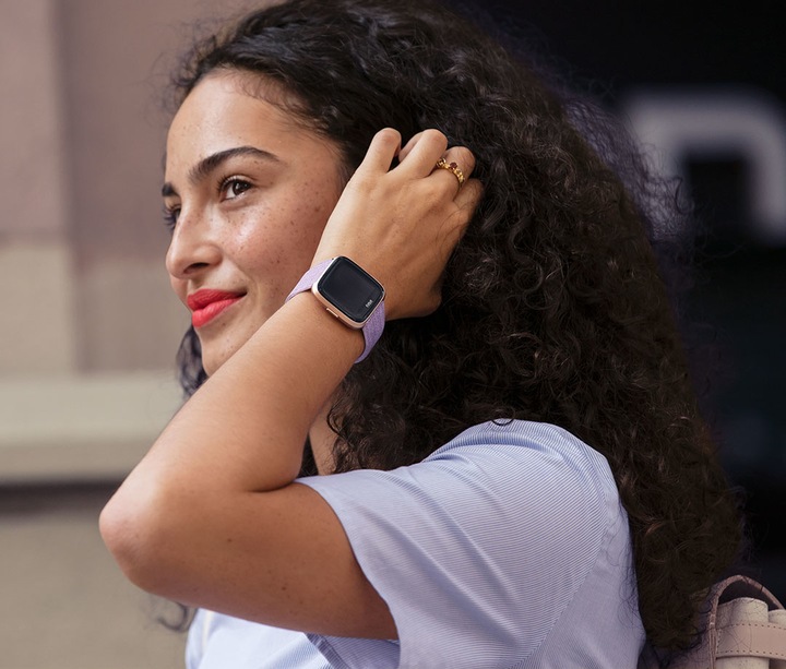 Produktbild Fitbit Versa Special Edition (34 mm)