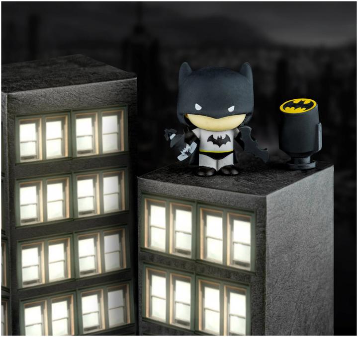 Actual product image Cinereplicas Gomee Figurine Batman 1pc