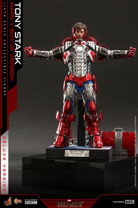 Actual product image Hot Toys Movie Masterpiece 1/6 Tony Stark (Mark V Suit Up Version) Deluxe