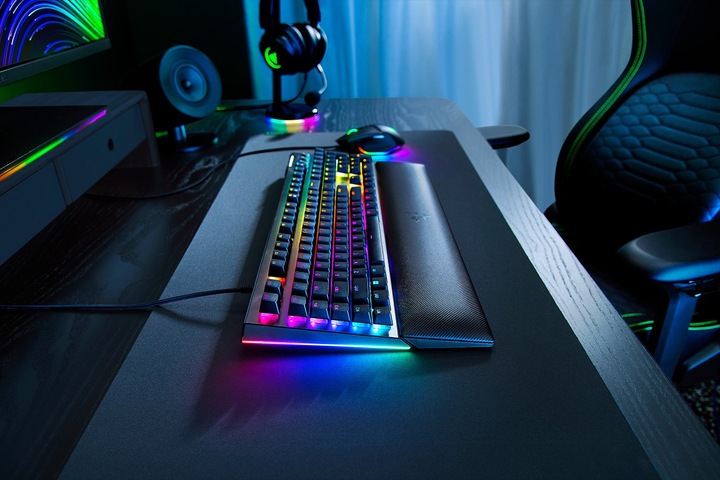 Produktbild Razer BlackWidow V4 (DE, Kabelgebunden)
