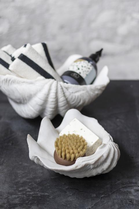 Actual product image Mette Ditmer Shell (19 x 24 x 12 cm)