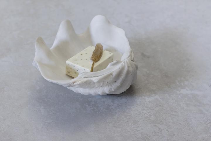 Actual product image Mette Ditmer Shell (19 x 24 x 12 cm)