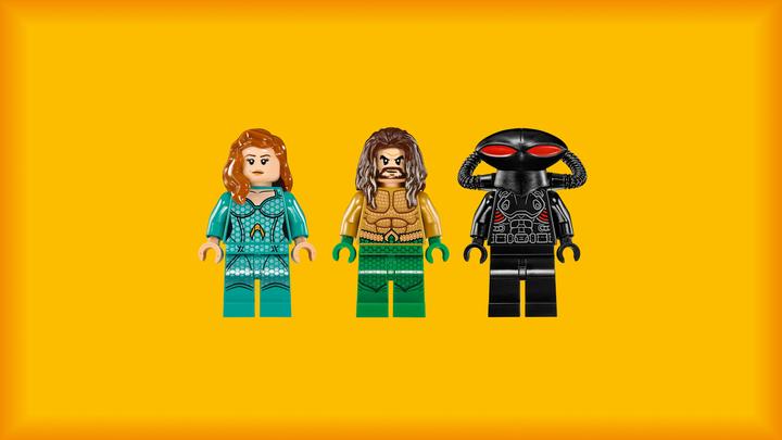 Actual product image LEGO DC Super Heroes Aquaman Attack by Black Manta (76095)