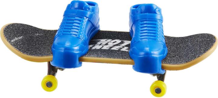 Actual product image Hot Wheels Skate Fingerboard + Shoe Asst