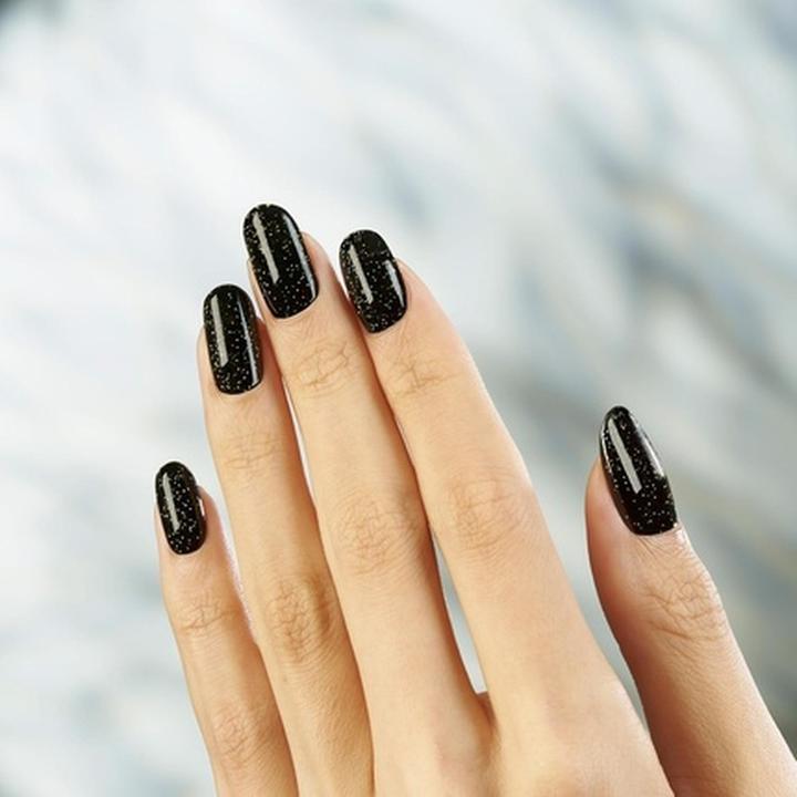 Image du produit CND Vernis à ongles Shellac UV Opulent Onyx No. 483 Paillettes noires (Noir, Vernis semi-permanent)