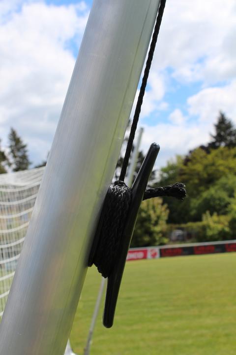 Image du produit Sport-Thieme But de football pour jeunes 5x2 m, blanc, sur pied, avec suspension libre du filet