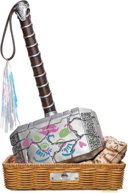Immagine prodotto Beast Kingdom DC Comics: Thor Amore e Tuono - Statua Mjolnir Versione Amore in scala 1:1
