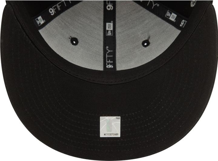 Actual product image New Era 9Fifty Snapback Cap CHAMPIONS Chicago Bulls - S/M (S, M)