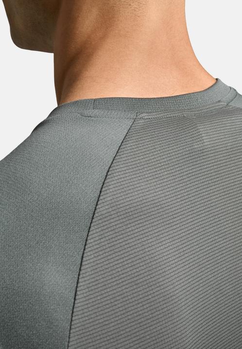 Produktbild 2XU Aero Mesh Tee (S)