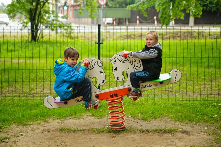 Produktbild Buglo Federwippe Pferde