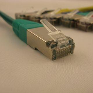 Netrack BZPAT15UG patch cable RJ45, snagless boot, Cat 5e UTP, 15m žalias (0.05 m), Netzwerkkabel