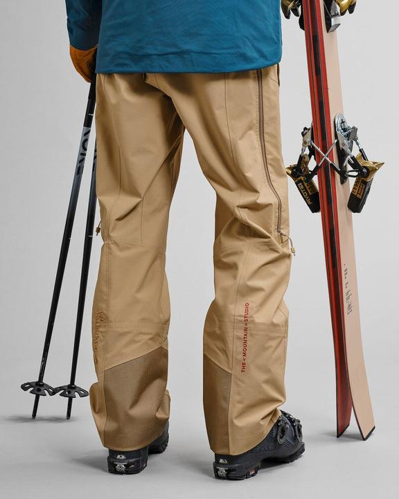 Produktbild The Mountain Studio GORE-TEX Pro 3L