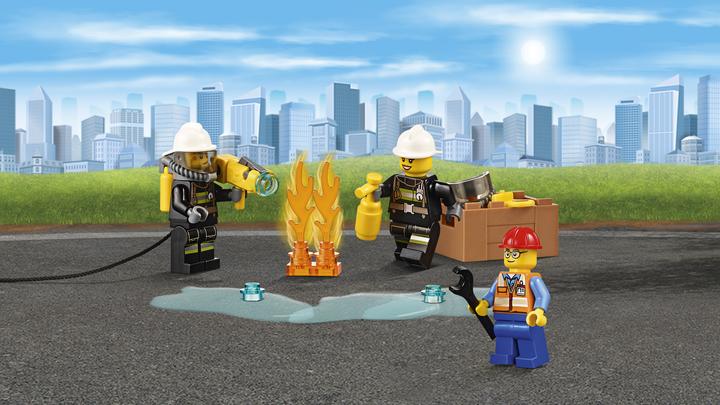 Actual product image LEGO Fire Utility Truck (60111, LEGO City)