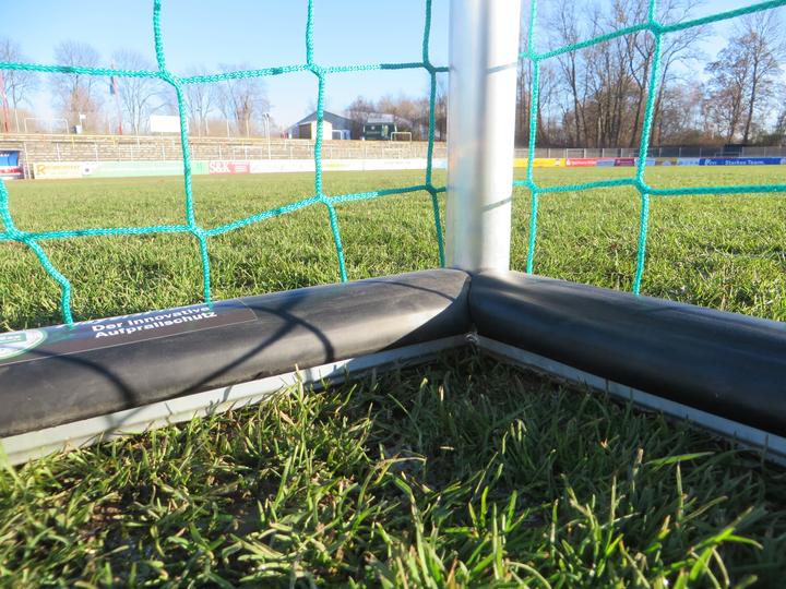 Produktbild Sport-Thieme Mini-Fussballtor mit PlayersProtect