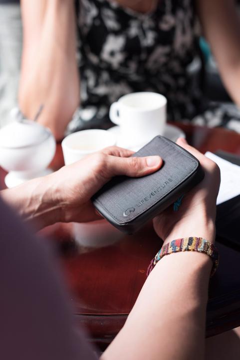 Produktbild Lifeventure RFID Bi-Fold Wallet, Recycled, Grey