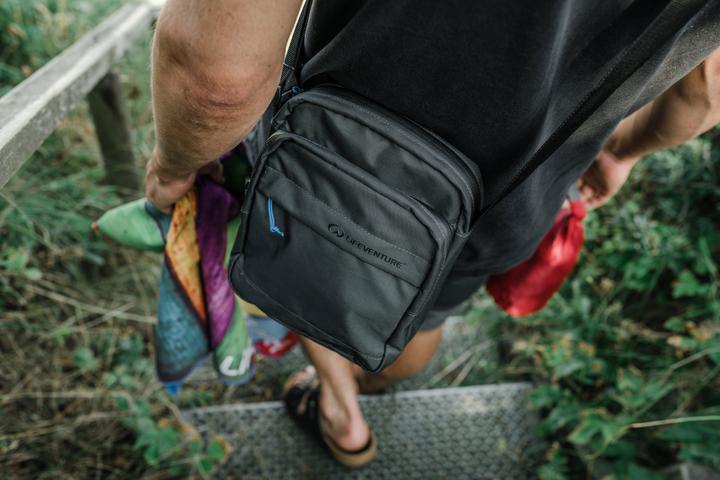 Immagine prodotto Lifeventure Borsa a tracolla RFiD, riciclata, grigio