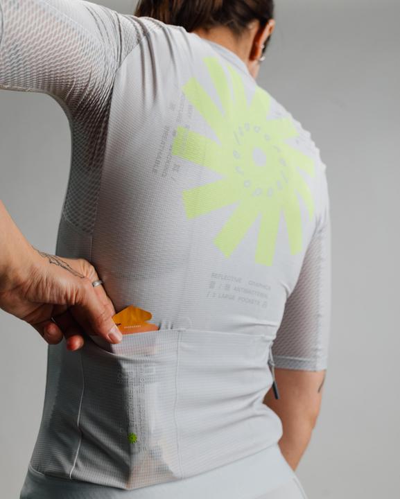 Actual product image Isadore Alternative (M)