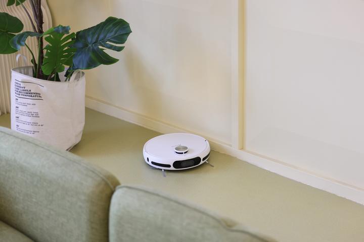 Actual product image EZVIZ RS20 Pro (7200 Pa, Wiping pads (rotating))