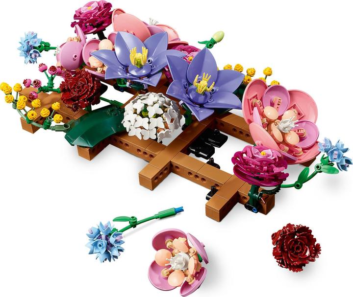 Actual product image LEGO Blumen an der Wand (LEGO Botanicals)