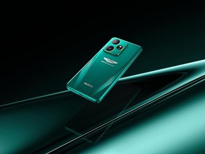 Produktbild realme GT 7 (512 GB, Aston Martin Green, 6.78", Hybrid Dual SIM, 5G)