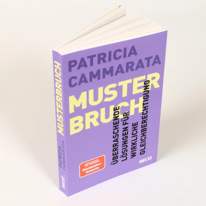 Musterbruch (Duits, Patricia Cammarata, Teresa Holtmann, 2024)