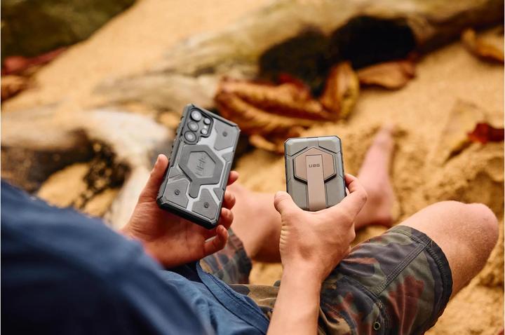 Image du produit UAG Pathfinder Clear with Magnet (Samsung Galaxy S25 Ultra)