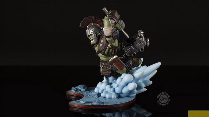 Actual product image Quantum Mechanix Thor Ragnarok diorama Q-Fig MAX Hulk 18 x 14 cm