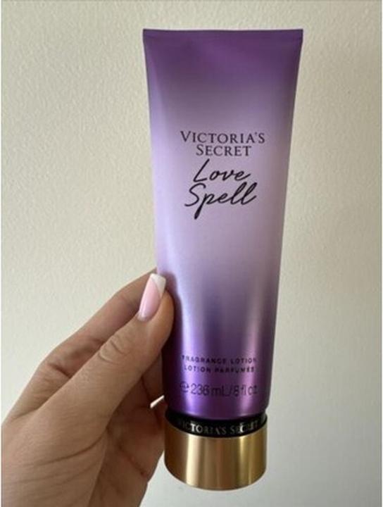Actual product image Victoria's Secret Lotion Parfumée Love Spell - 236 ml (Body lotion, 236 ml)