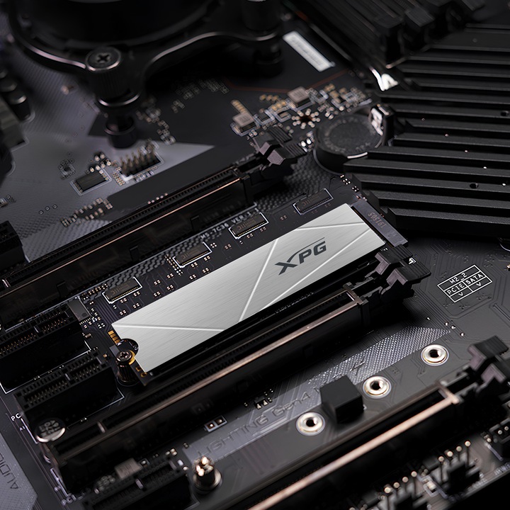 Image du produit Adata XPG GAMMIX S60 BLADE 2 TB (PCIe 4.0 x4, NVMe, M.2 2280) (2000 Go, M.2 2280)