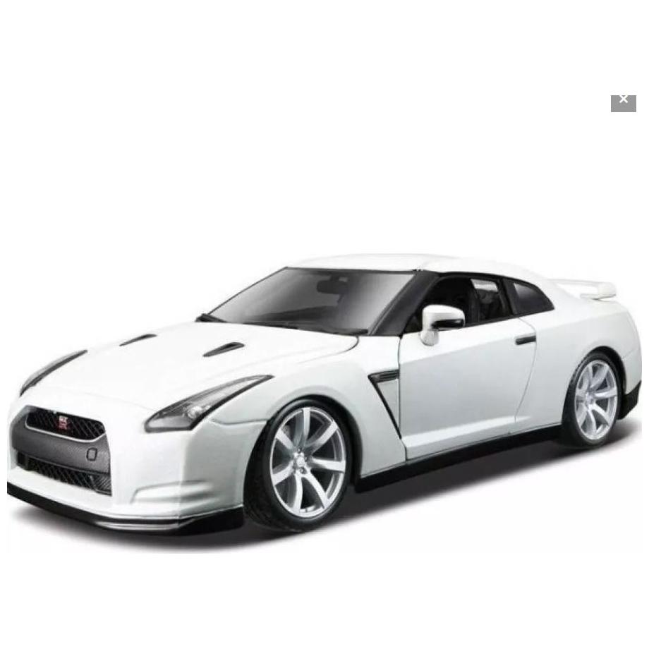 Bburago Nissan GT-R 2017 1:24