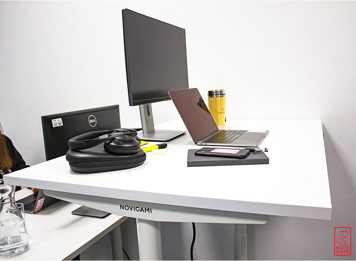 Actual product image Novigami Desk electric height adjustable Josi | standing desk | WxD 1200 x 800 mm | frame white | pink |