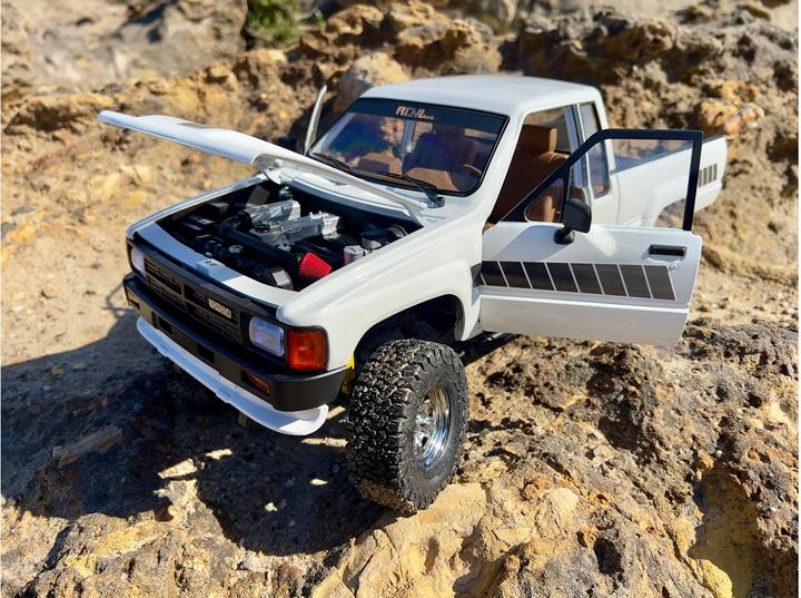 Image du produit Rc4Wd Scale Crawler Trail Finder 2 LWB Toyota XtraCab RTR 1:10 (RTR Prêt à fonctionner)