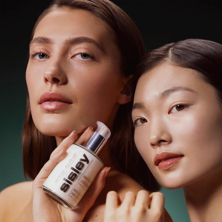 Actual product image Sisley Emulsion Ecologique (125 ml)