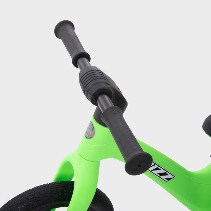 Produktbild TickiT WHIZZ - Leichtes Kinder-Laufrad - Leicht, Robust & höhenverstellbar (Grün)