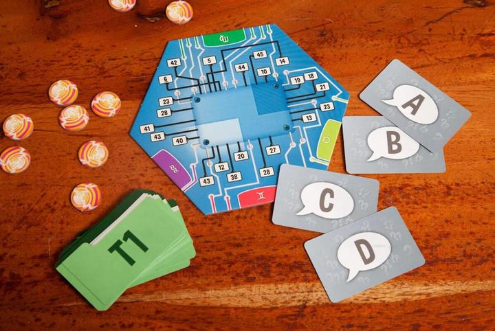 Actual product image Pegasus 18191G - ChronoCops - Da Vinci's Universal Dilemma, card game, from 12 years (DE edition) (German)