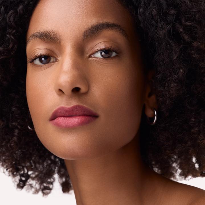 Actual product image Catrice Blur-Real Matte Lipstick (Red)