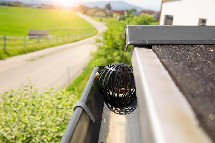 Actual product image Windhager Guttering Leaf protection