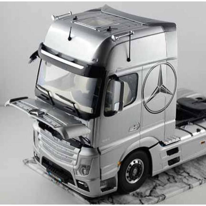 Actual product image Italeri Mercedes Benz Actros Giga Space