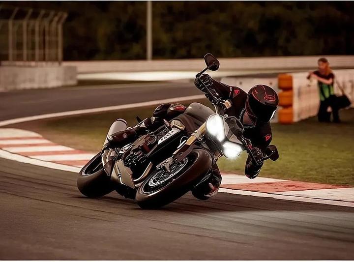 Actual product image Milestone RIDE 5 Day One Edition (PS5, DE)