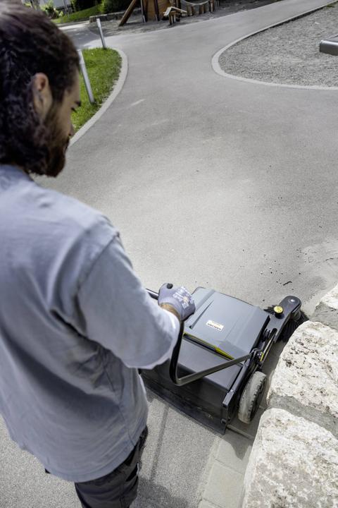 Image du produit Kärcher Professional Kehrmaschine KM 70/15 C Classic