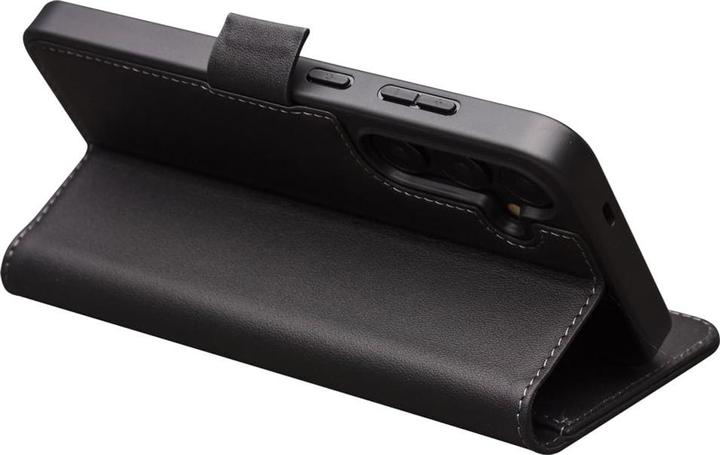 Produktbild QiAlino Hülle Flip matt mit magnetischem Verschluss Mattschwarz (Samsung Galaxy S23+)