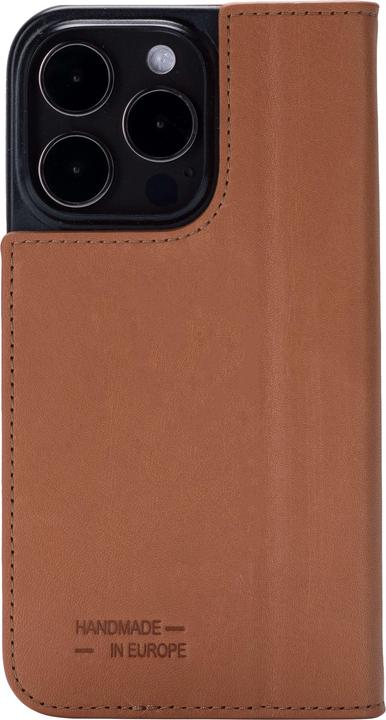 Actual product image JT Berlin Genuine leather BookCase Tegel (Apple iPhone 16 Pro Max)