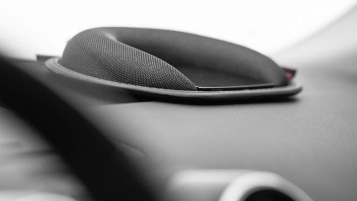 Actual product image TomTom Adapter plate for dashboard mounting