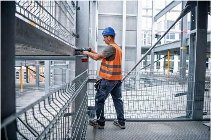 Actual product image Bosch Professional Cordless impact wrench GDS 18V-1050 H, 2 ProCORE18V 5.5Ah batteries, charger, L-BOXX