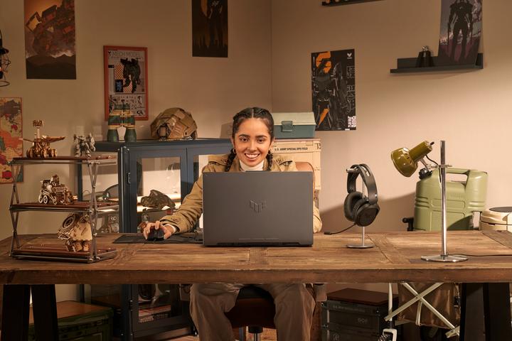 Image du produit ASUS TUF Gaming F17 FX707VI-HX036W - Gaming laptop (90NR0FI5-M006W0) (17.30", 1000 Go, 16 Go, BE, Intel Core i7-13620H)