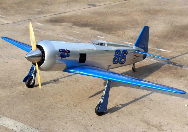 Actual product image Seagull Models SG-Models ) YAK 11 71" 1,8m CHROM 35cc AIRRACE "Czech Mate" MIT Einz (Warbird)