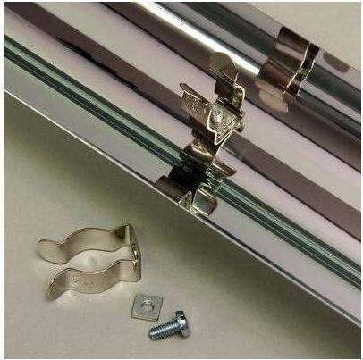 Produktbild JBL Aquaristik und Terraristik Clips Metall für Solar Reflect T5, 2Stk. (T5)