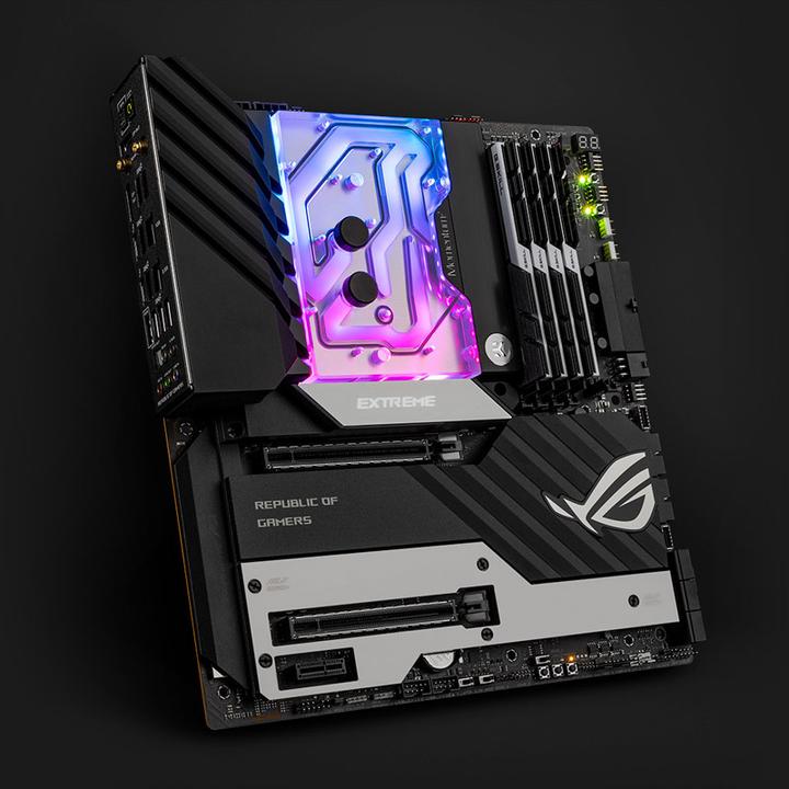 Actual product image EKWB EK Quantum Momentum² ROG Crosshair VIII Extreme RGB acrylic