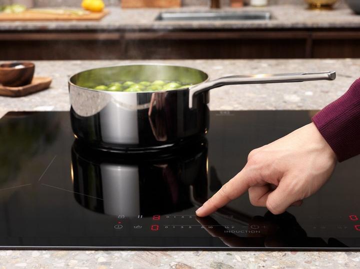 Produktbild Electrolux CIL63443 Schwarzer 60-cm-Induktionsherd(e) (59 cm, Induktionskochfeld)