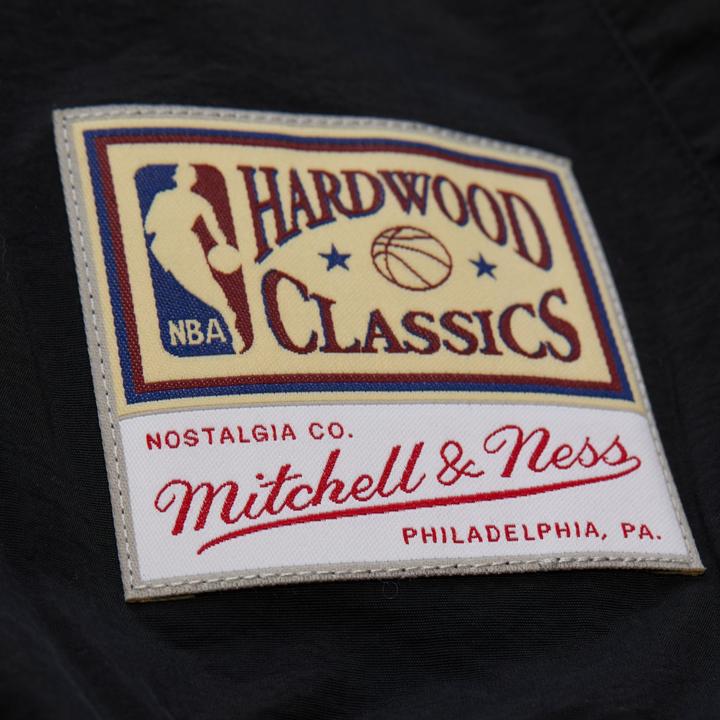 Actual product image Mitchell & Ness M&N Mesh Nylon Track Jacket - NBA Chicago Bulls - M (M)